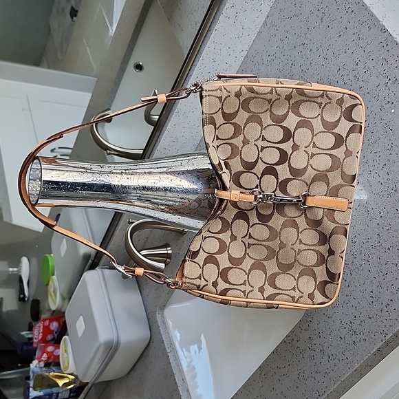 Coach handbag very good condition see pictures - Picture 4 of 8